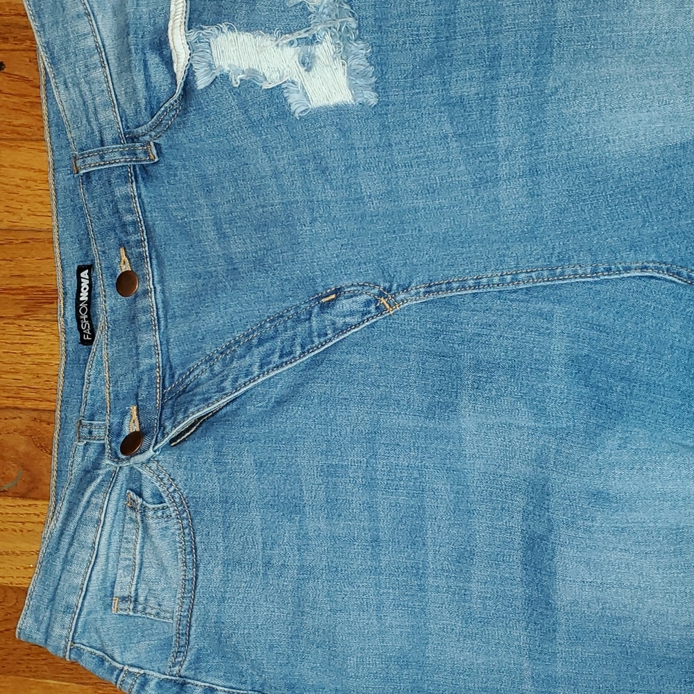 Fashion Nova size 18 distress jeans - Picture 4 of 9